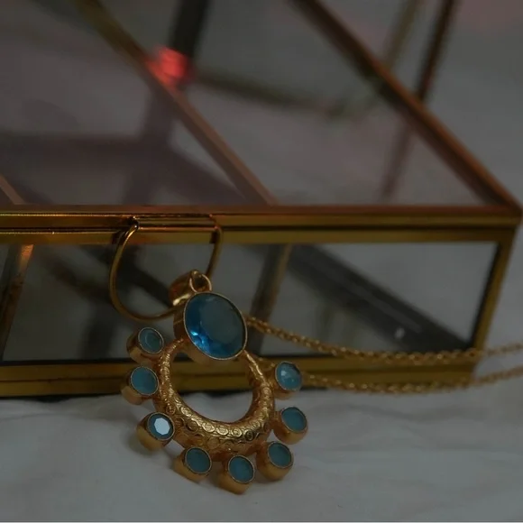 Brand new zara limited edition gold plated brass pendent necklace from New York - Picture 3 of 4